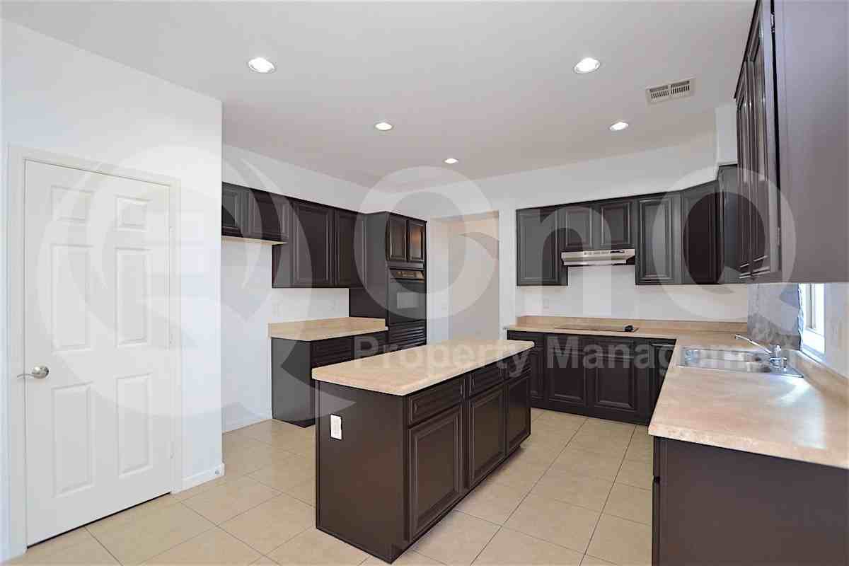 2560 S Dragoon Dr - Photo 5 of 29