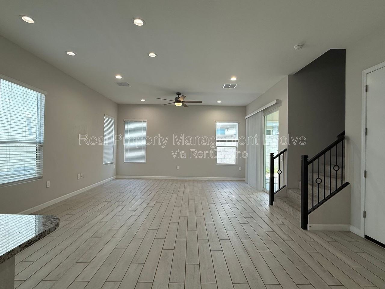 5118 E Anderson Dr - Photo 4 of 35