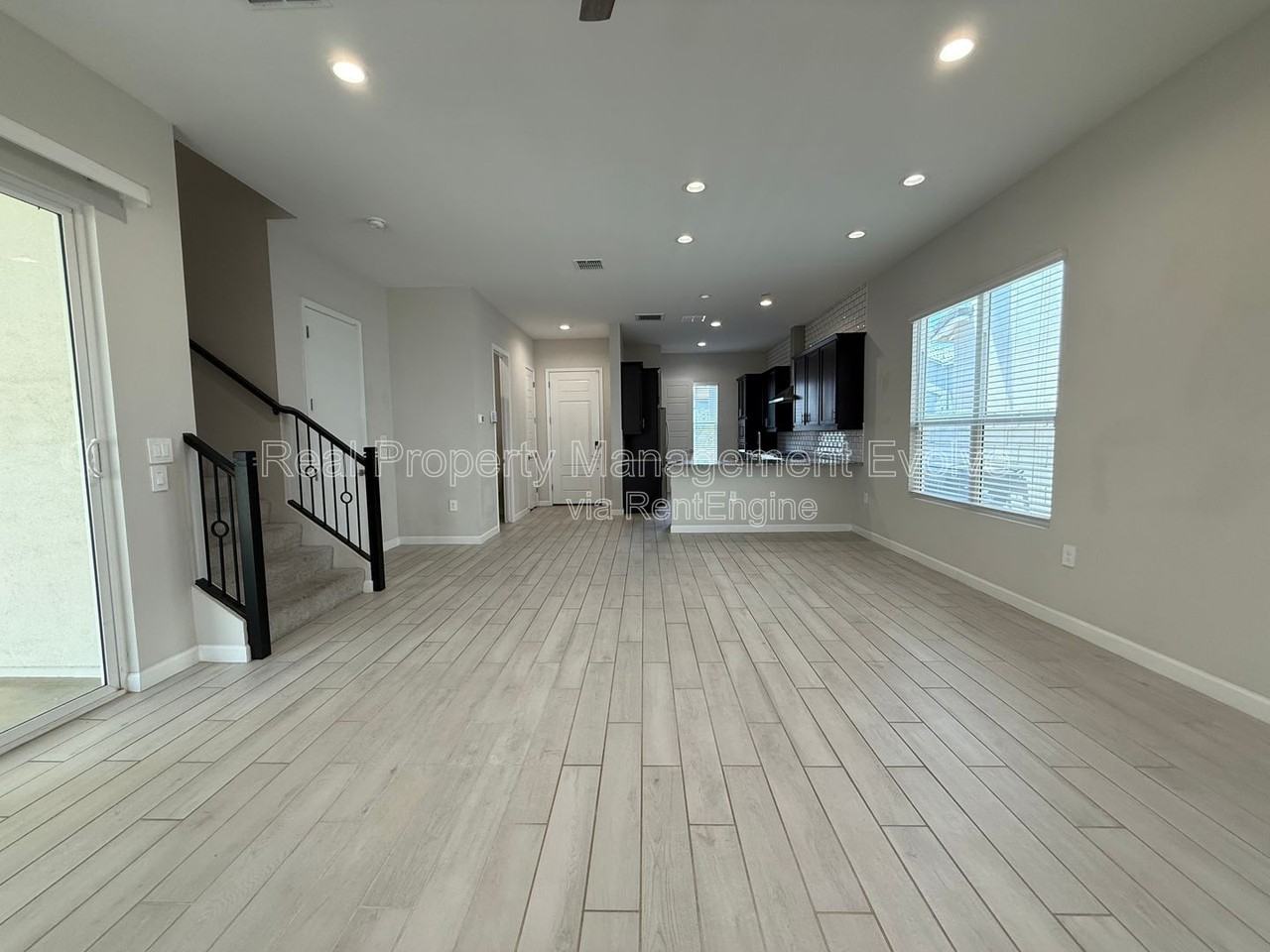 5118 E Anderson Dr - Photo 6 of 35