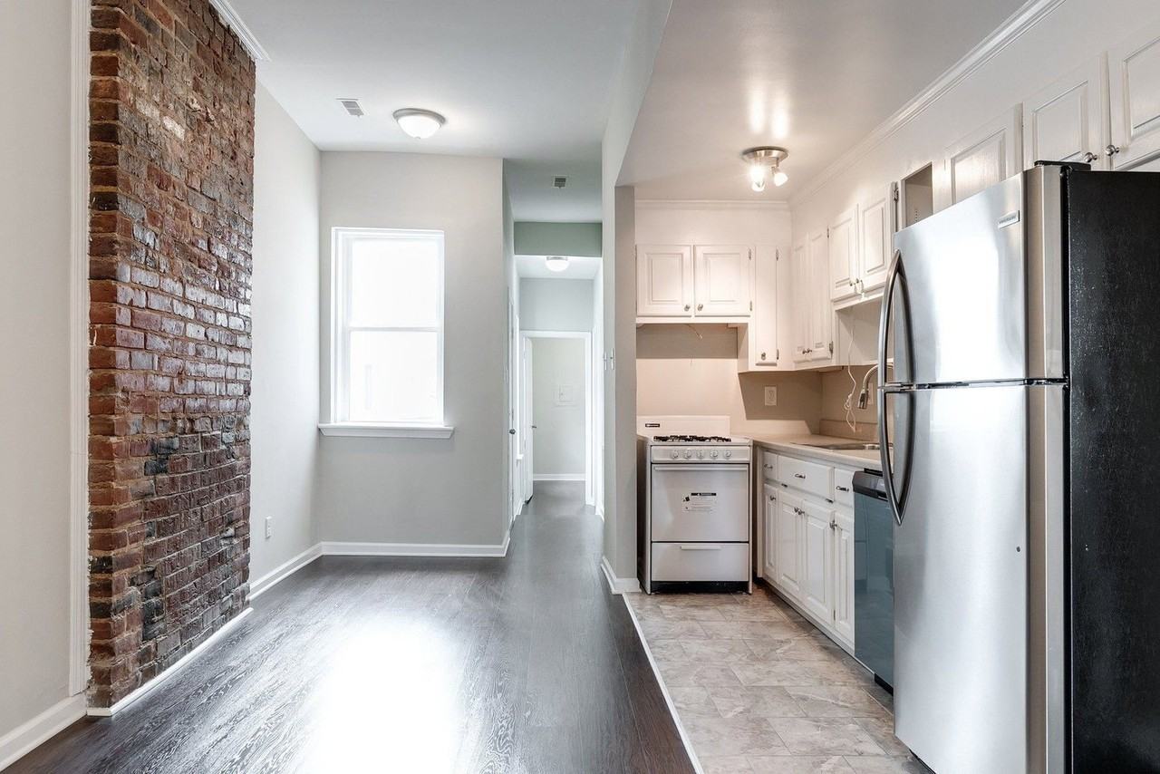 707 W Clay St #B - Photo 3 of 16