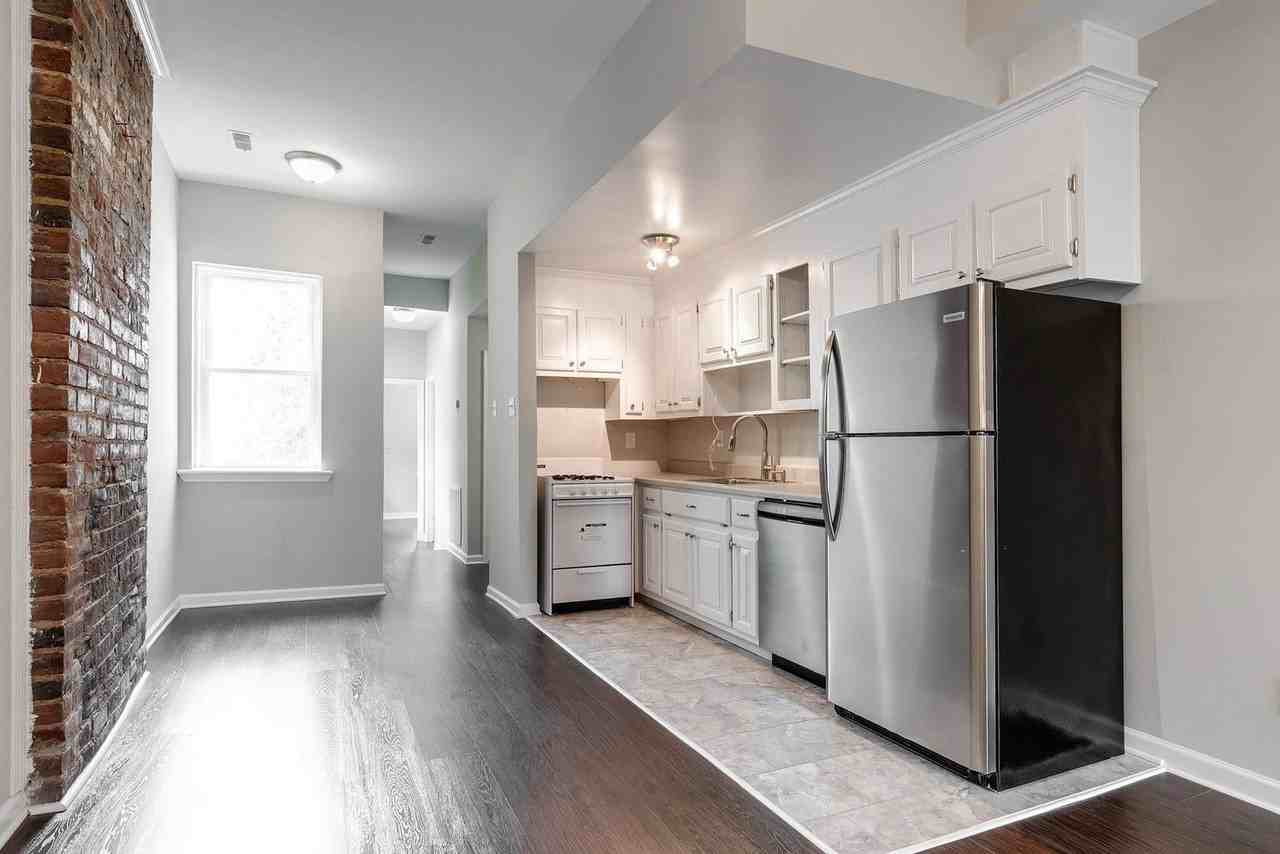 707 W Clay St #B - Photo 6 of 16