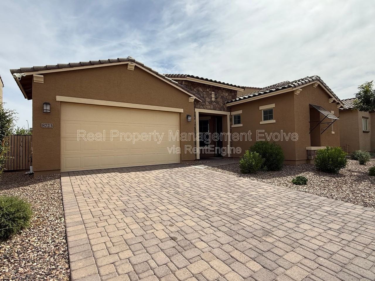 8723 W Vista Ave - Photo 3 of 50