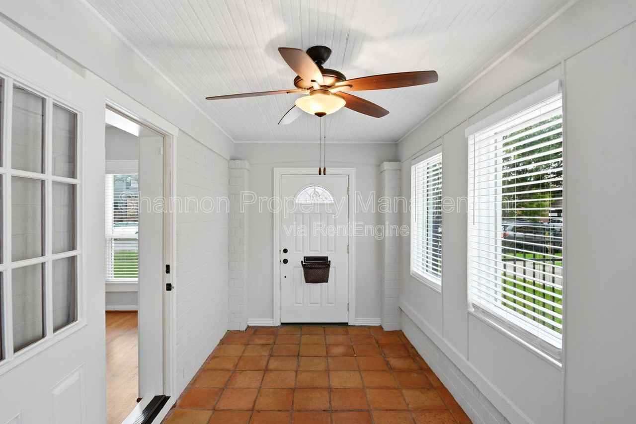 1746 Colquitt St - Photo 4 of 26