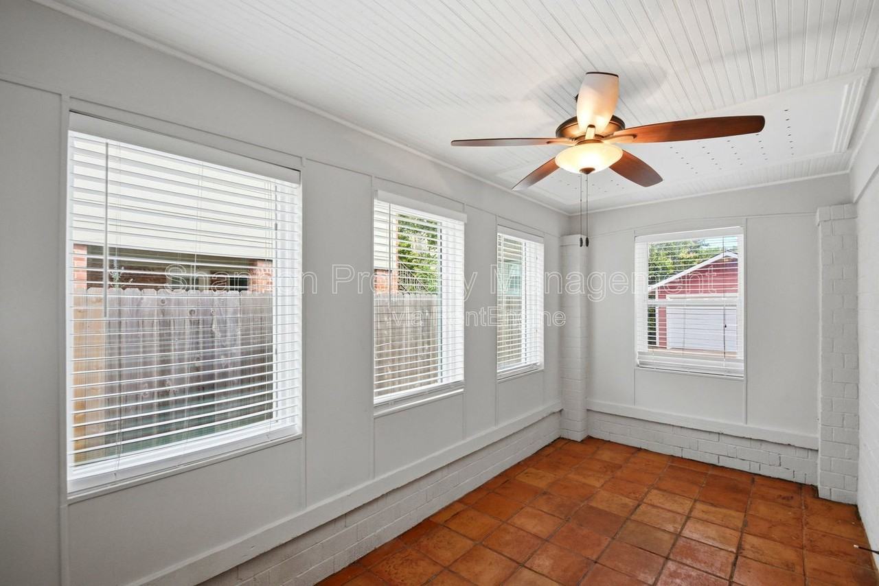 1746 Colquitt St - Photo 5 of 26