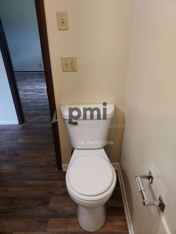 333 Southland Dr #13 - Photo 3 of 19