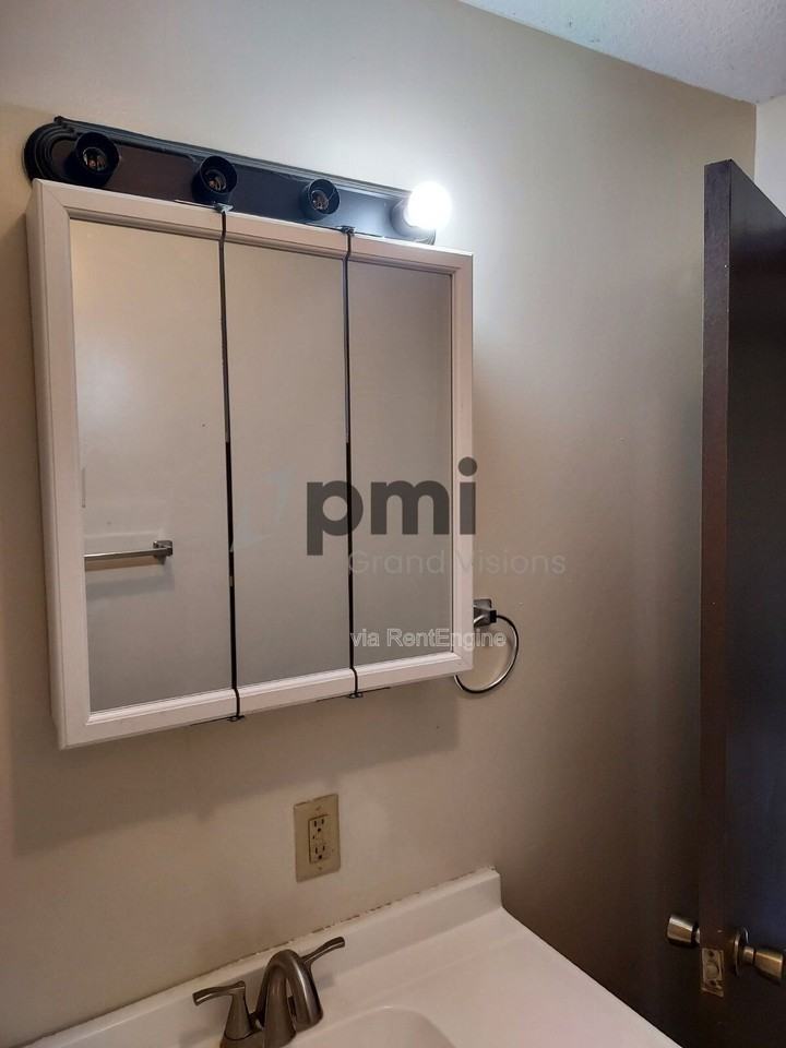 333 Southland Dr #13 - Photo 5 of 19