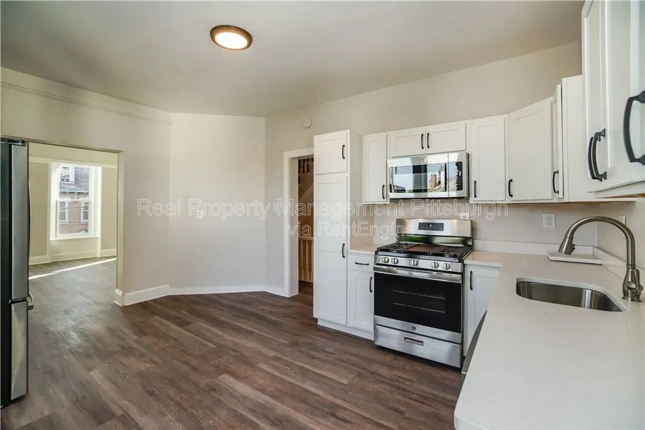 2123 Sidney St Uppr Unit #Unit - Photo 2 of 15