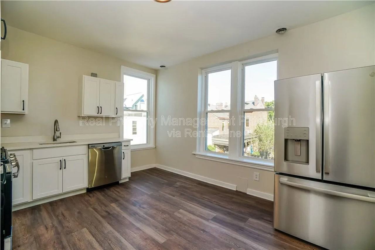 2123 Sidney St Uppr Unit #Unit - Photo 4 of 15