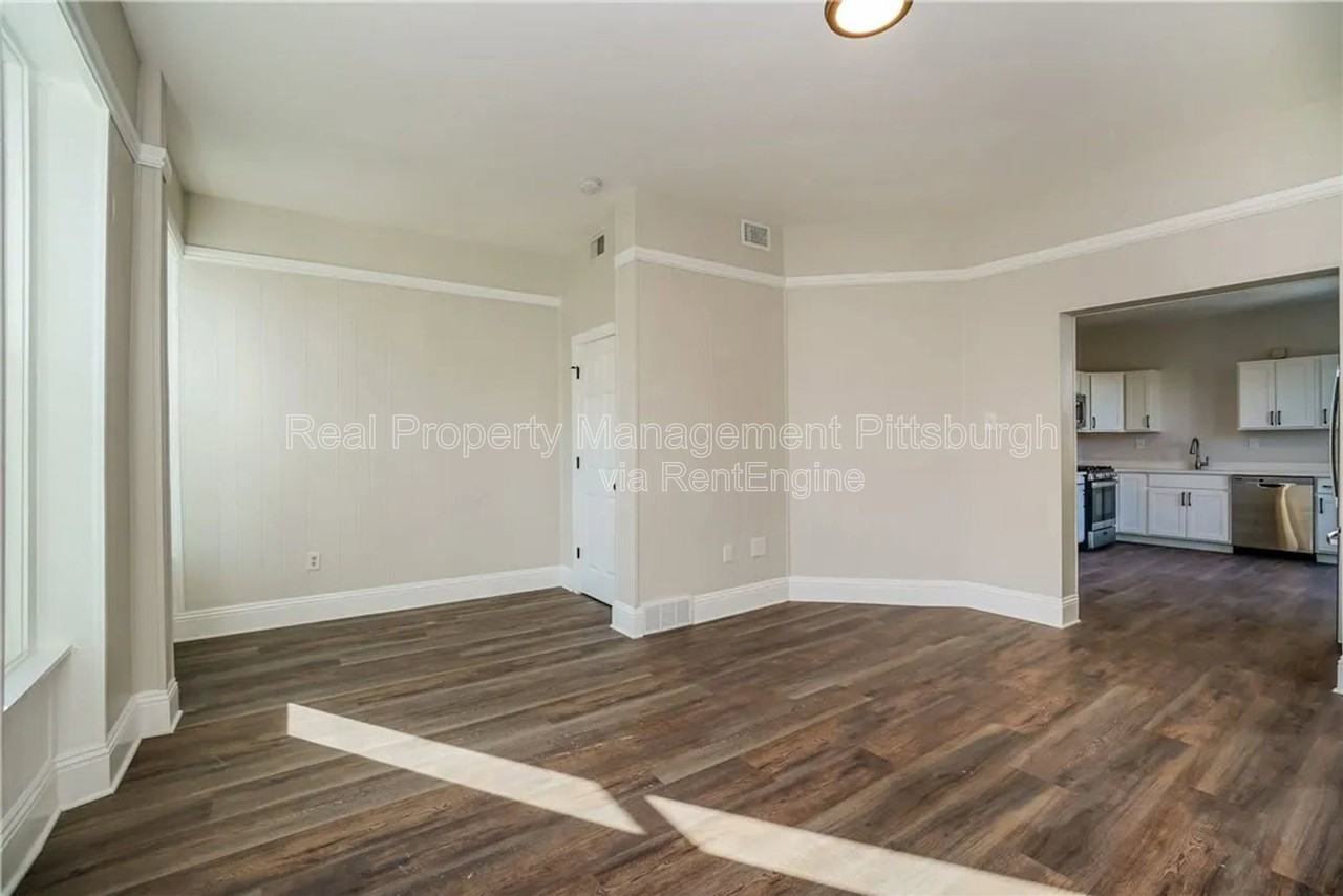 2123 Sidney St Uppr Unit #Unit - Photo 5 of 15