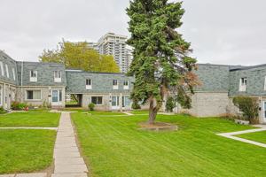 featured image of 1400 Carlton Place