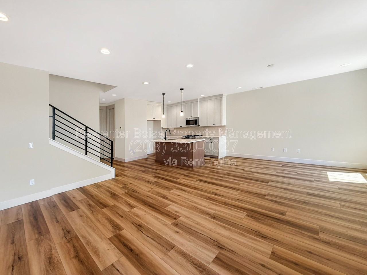 373 E Lombard Ln - Photo 4 of 22