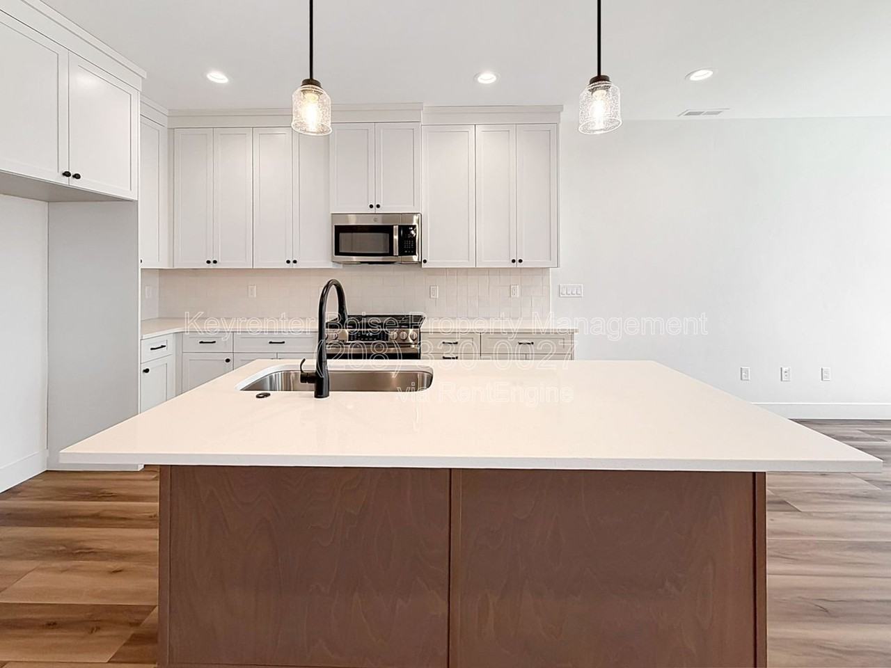 373 E Lombard Ln - Photo 7 of 22