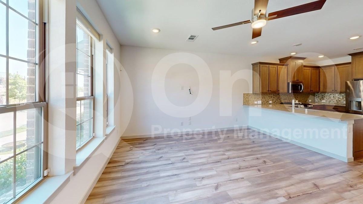 313 Mcconathy Way - Photo 5 of 17