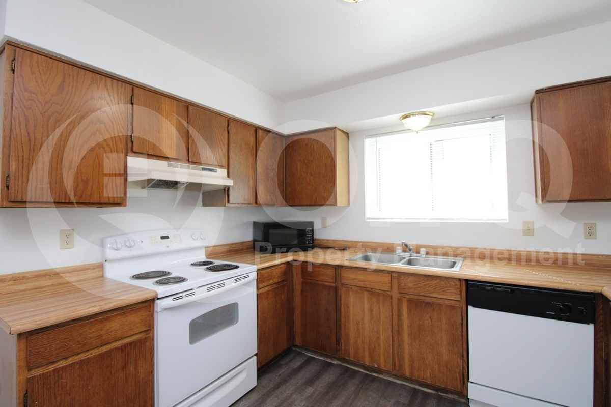 3102 E Cicero St #202 - Photo 2 of 11