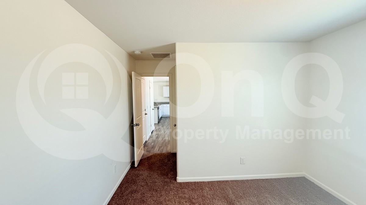 335 E Watson Pl - Photo 6 of 22