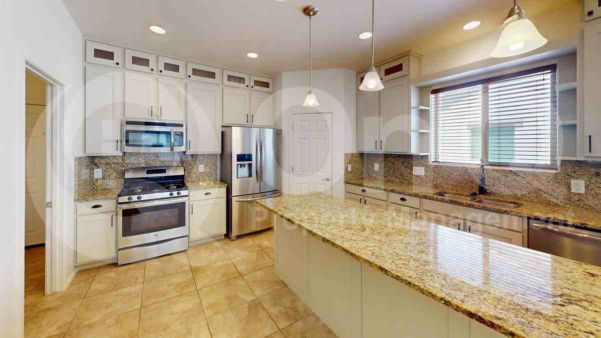 8869 W Irongate Rd - Photo 4 of 25
