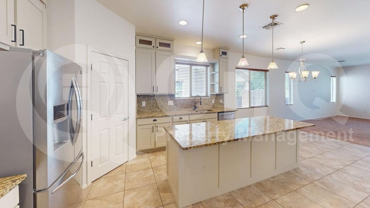 8869 W Irongate Rd - Photo 5 of 25