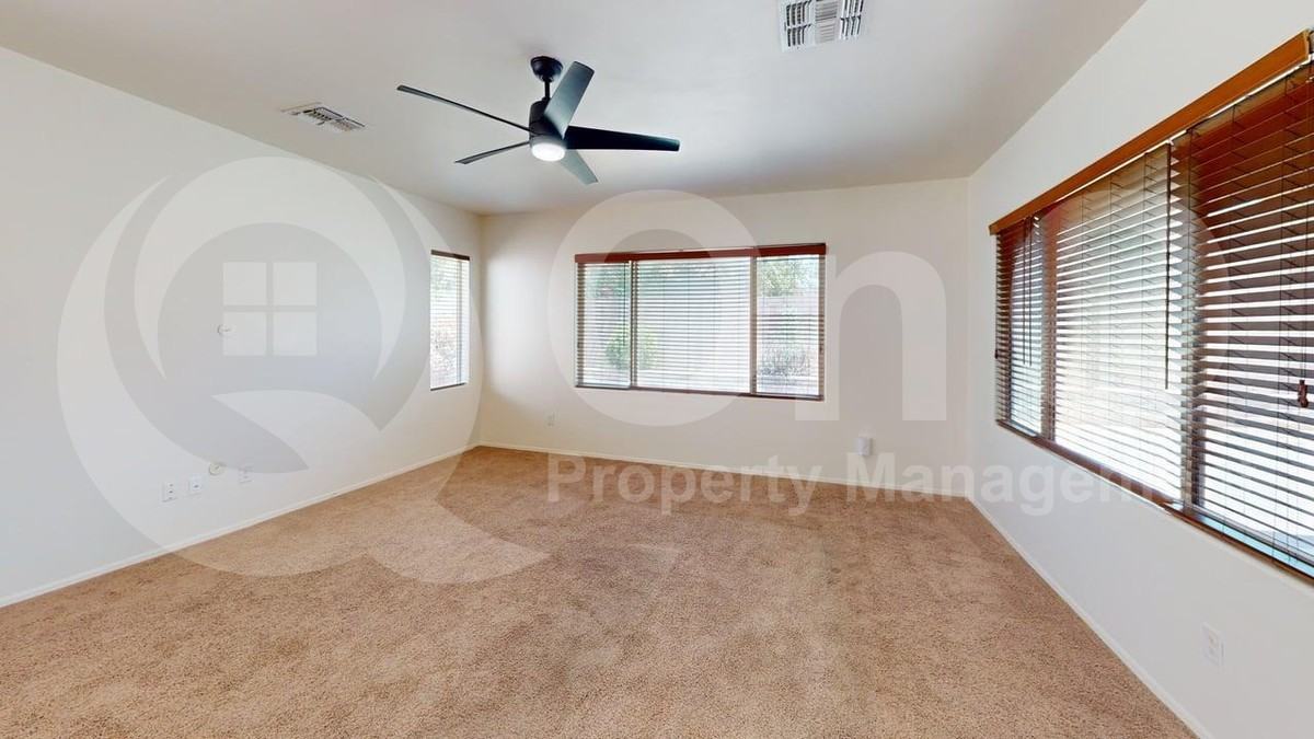8869 W Irongate Rd - Photo 7 of 25