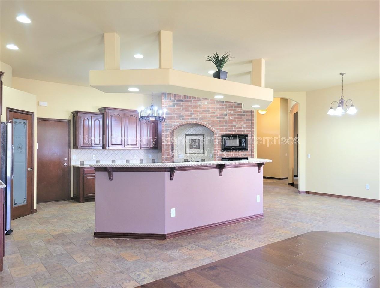 8821 Nw 120th St - Photo 4 of 23