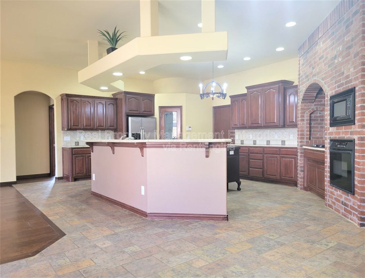 8821 Nw 120th St - Photo 5 of 23