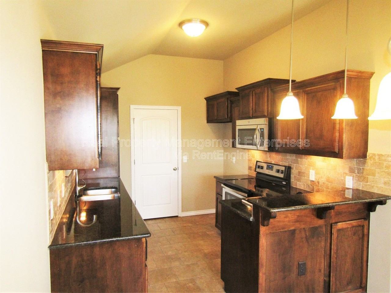2924 Nw 181st St - Photo 5 of 16