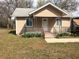 featured image of 600 N Poplar Ln
