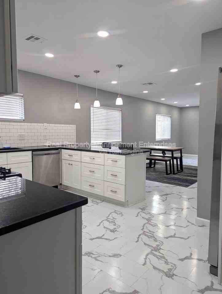 600 N Poplar Ln - Photo 7 of 28