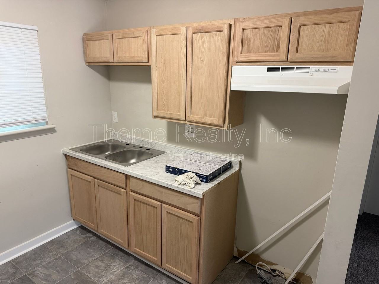 605 E Wilson St - Photo 3 of 8