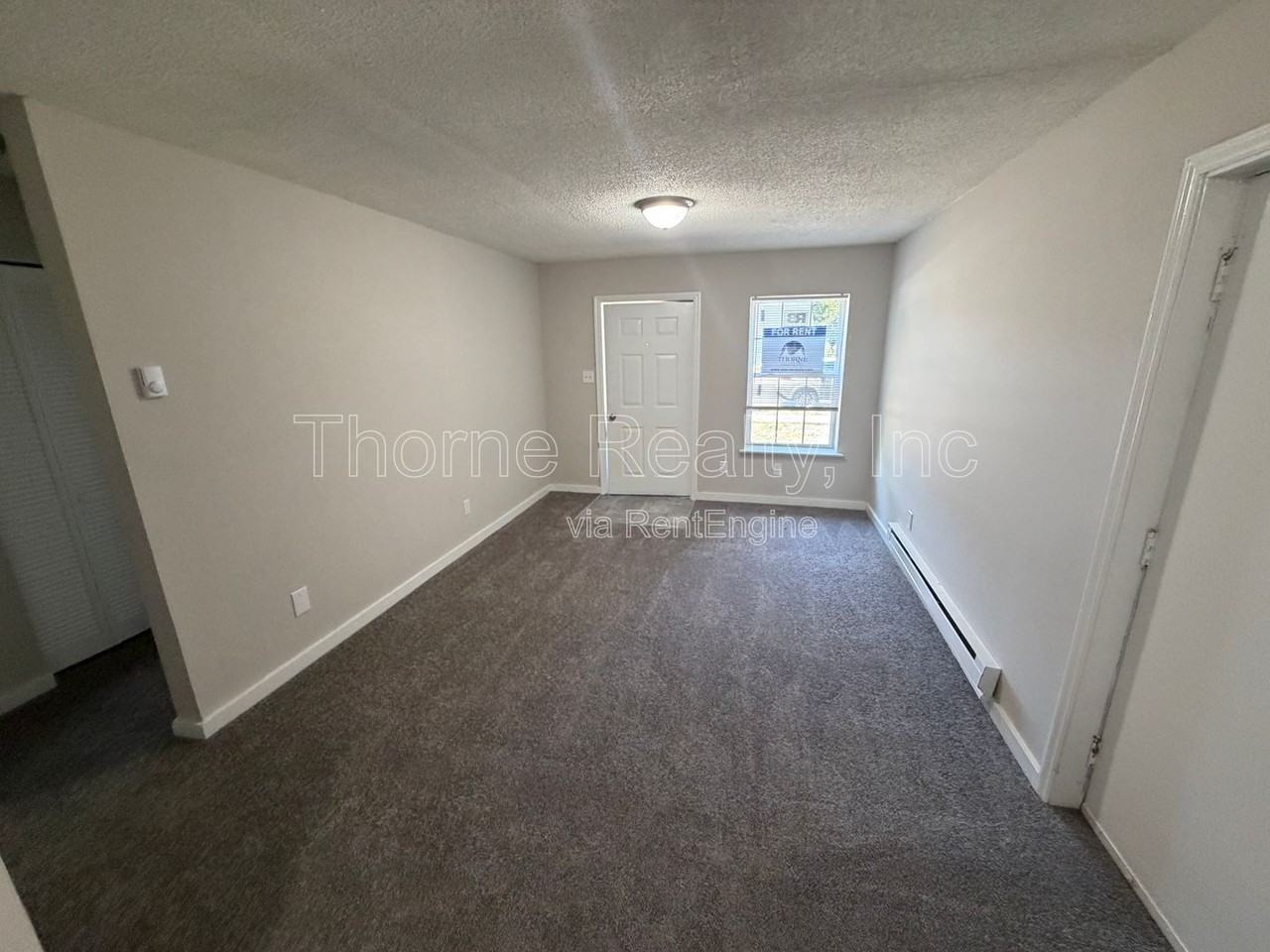 605 E Wilson St - Photo 4 of 8