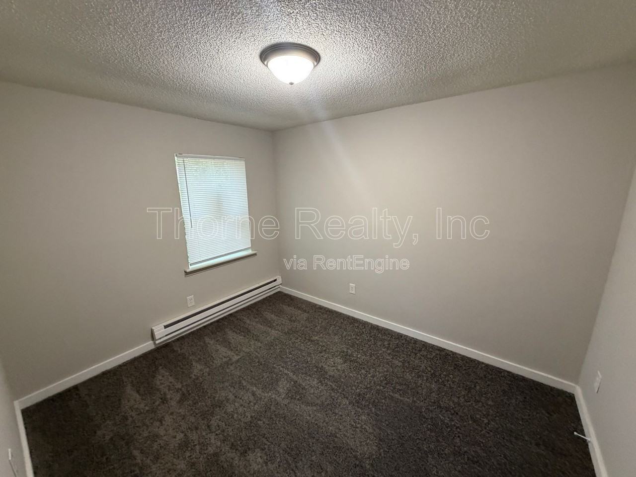 605 E Wilson St - Photo 5 of 8