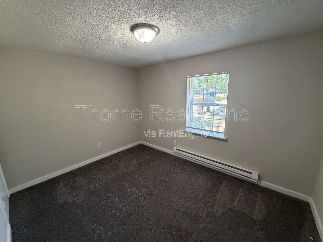 605 E Wilson St - Photo 6 of 8