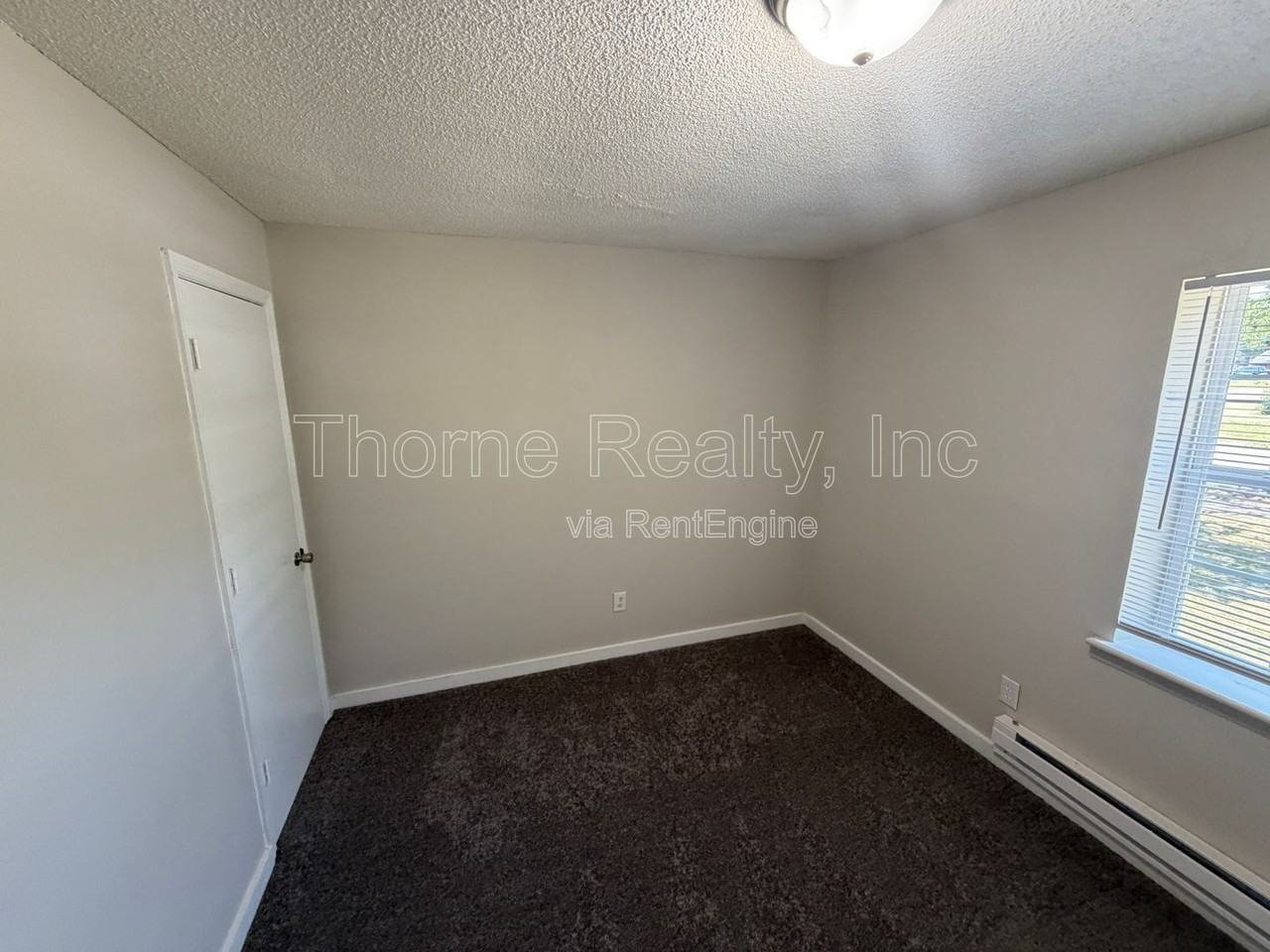 605 E Wilson St - Photo 7 of 8