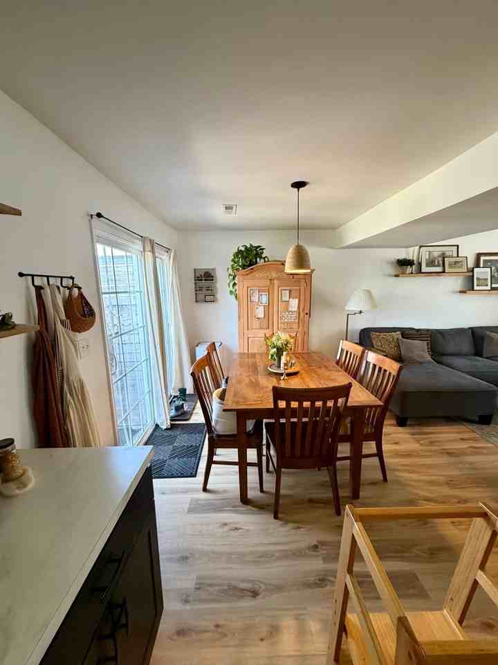 60 Carriage House Dr - Photo 5 of 27