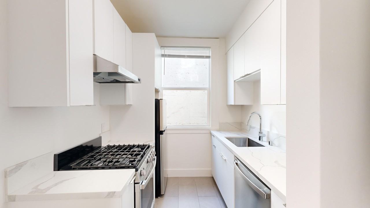 1401 Jones Street - Photo 5 of 30