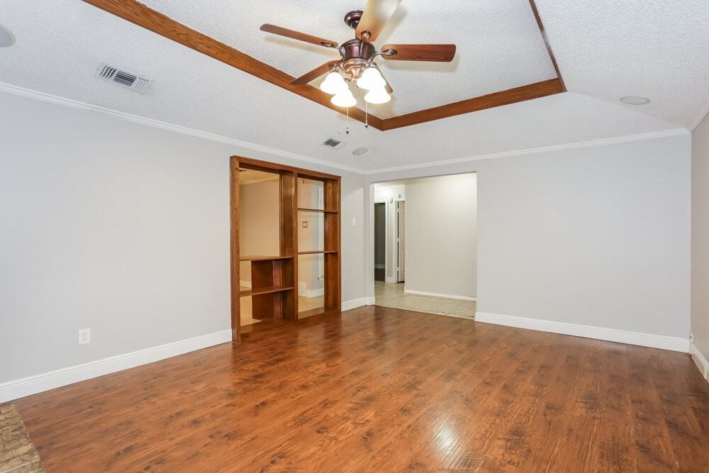 7212 Elderberry Ln - Photo 4 of 16