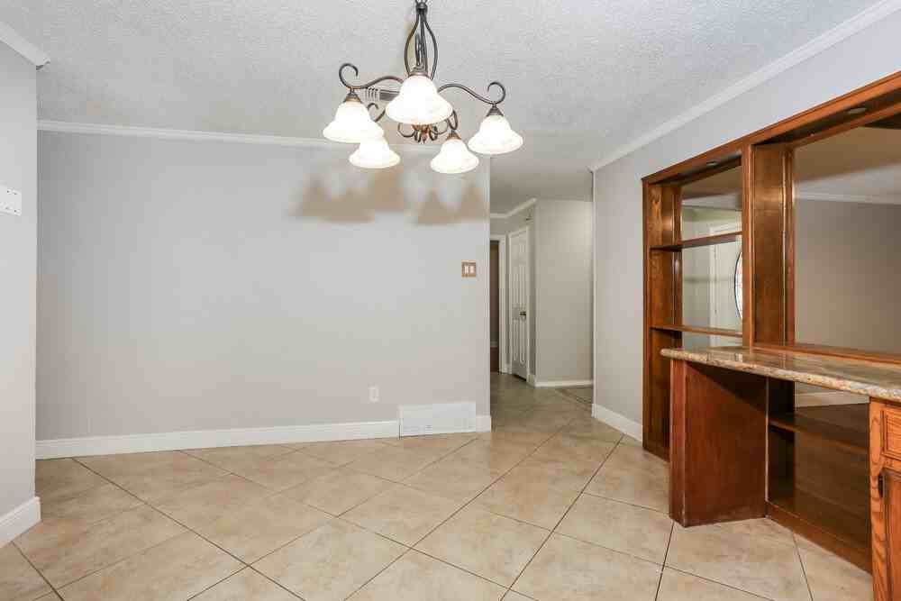 7212 Elderberry Ln - Photo 5 of 16