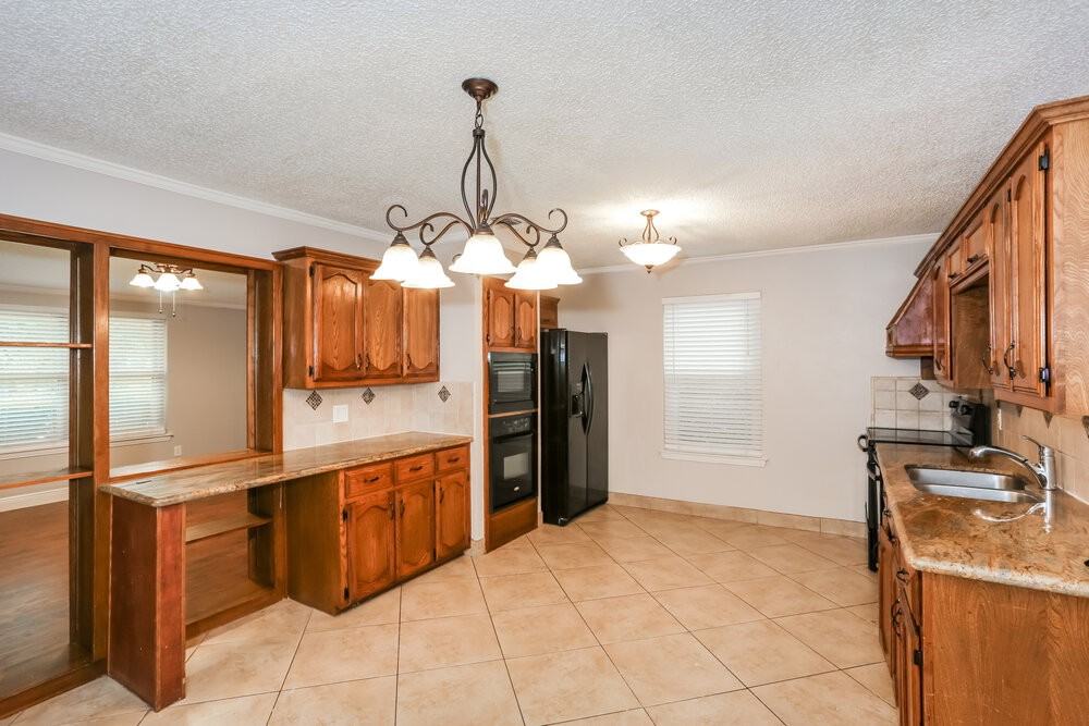 7212 Elderberry Ln - Photo 6 of 16