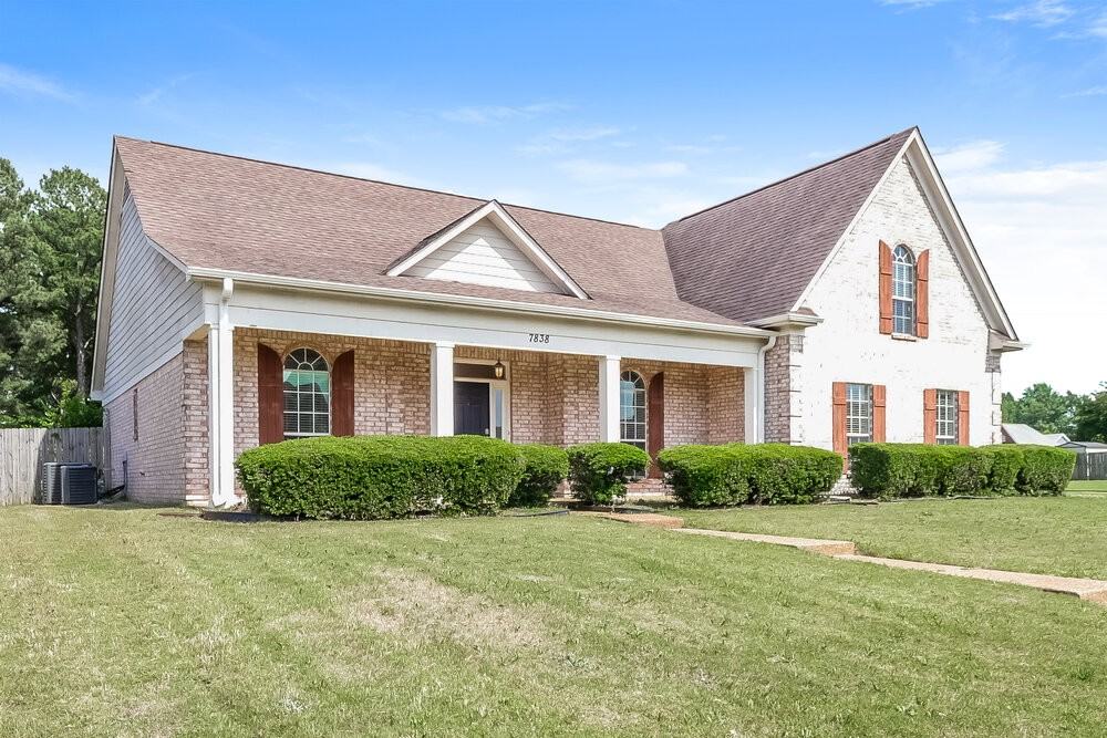 7838 Alexanders Crossing Dr - Photo 4 of 17