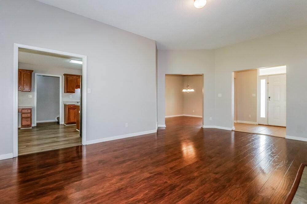 7838 Alexanders Crossing Dr - Photo 5 of 17