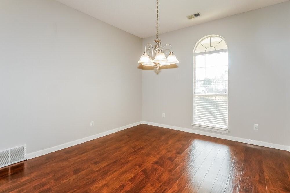 7838 Alexanders Crossing Dr - Photo 7 of 17