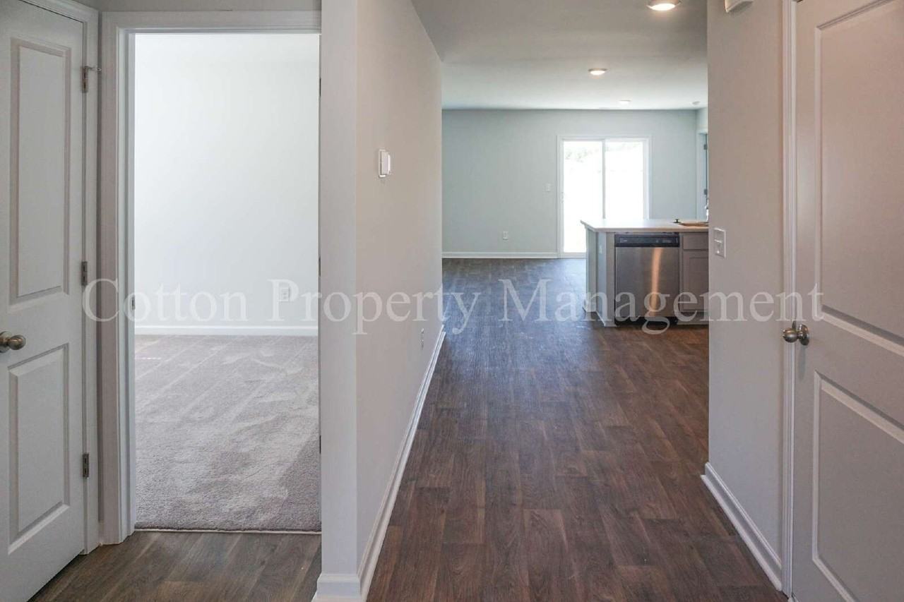 602 Draymore Dr Ne - Photo 4 of 23