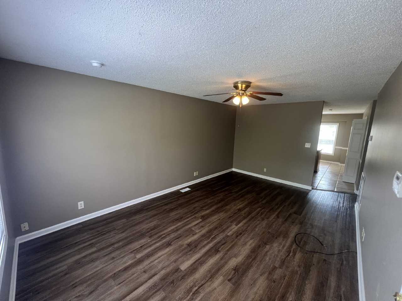 345 Broadmore Dr - Photo 3 of 17