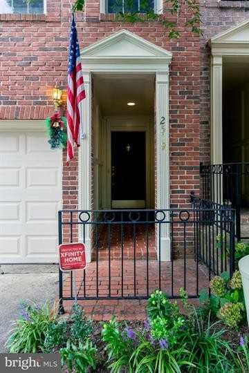 2519 Gadsby Pl - Photo 2 of 50