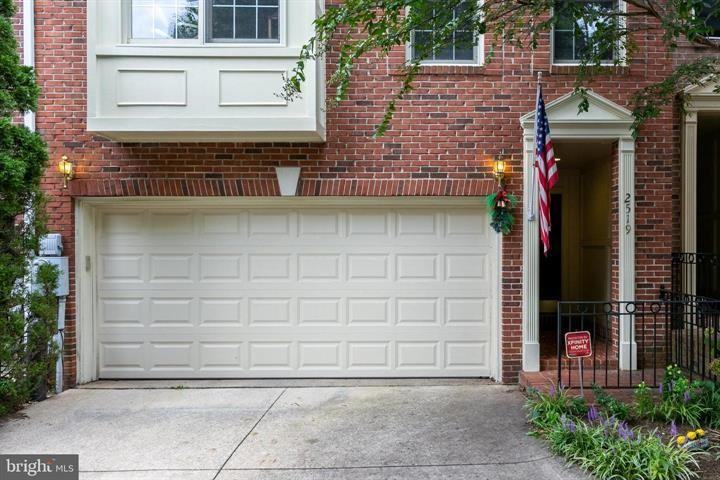 2519 Gadsby Pl - Photo 3 of 50