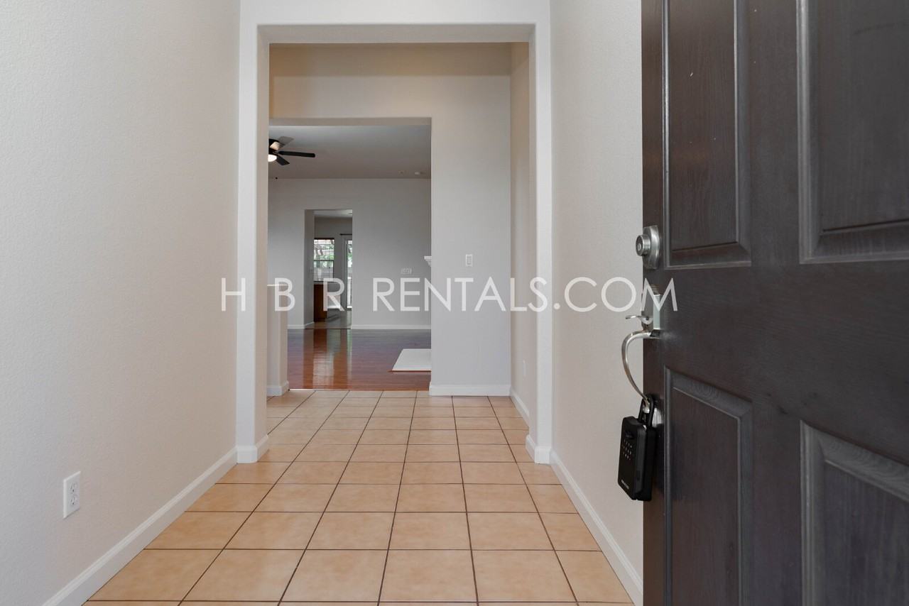 404 Bethell Ave - Photo 4 of 34