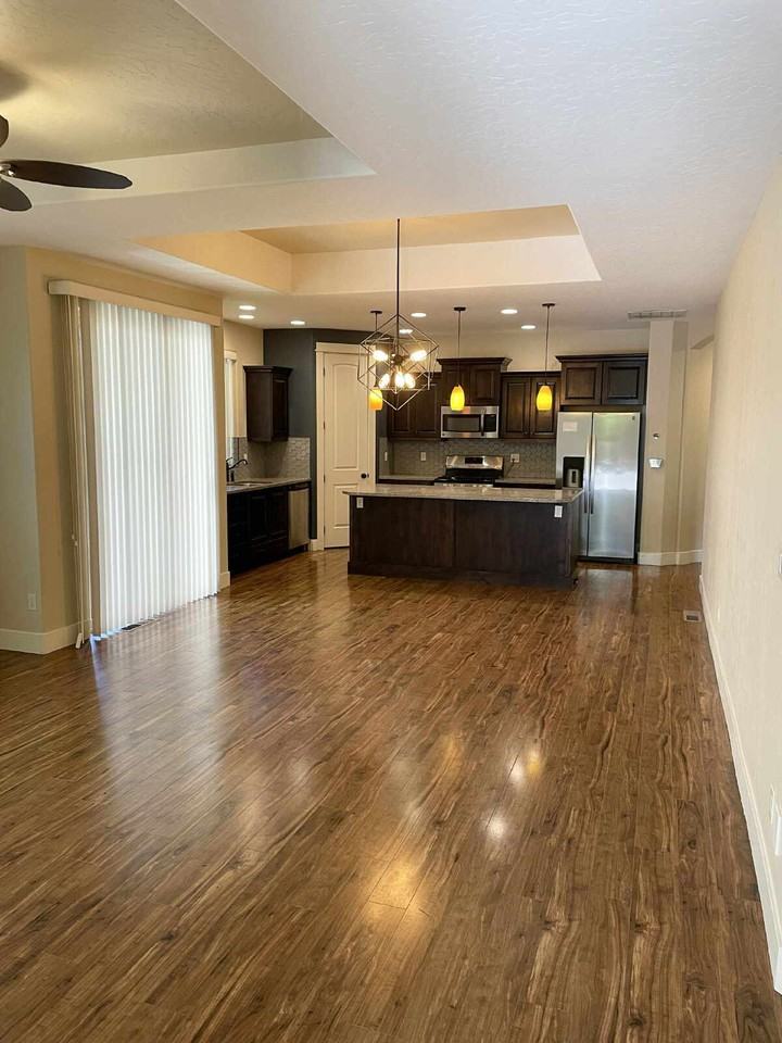 2862 N Centrepoint Way - Photo 3 of 50