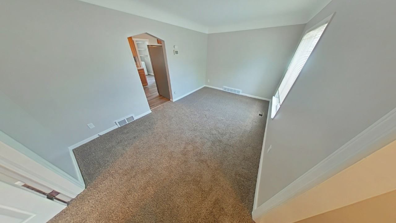 27881 Oneil St - Photo 2 of 10