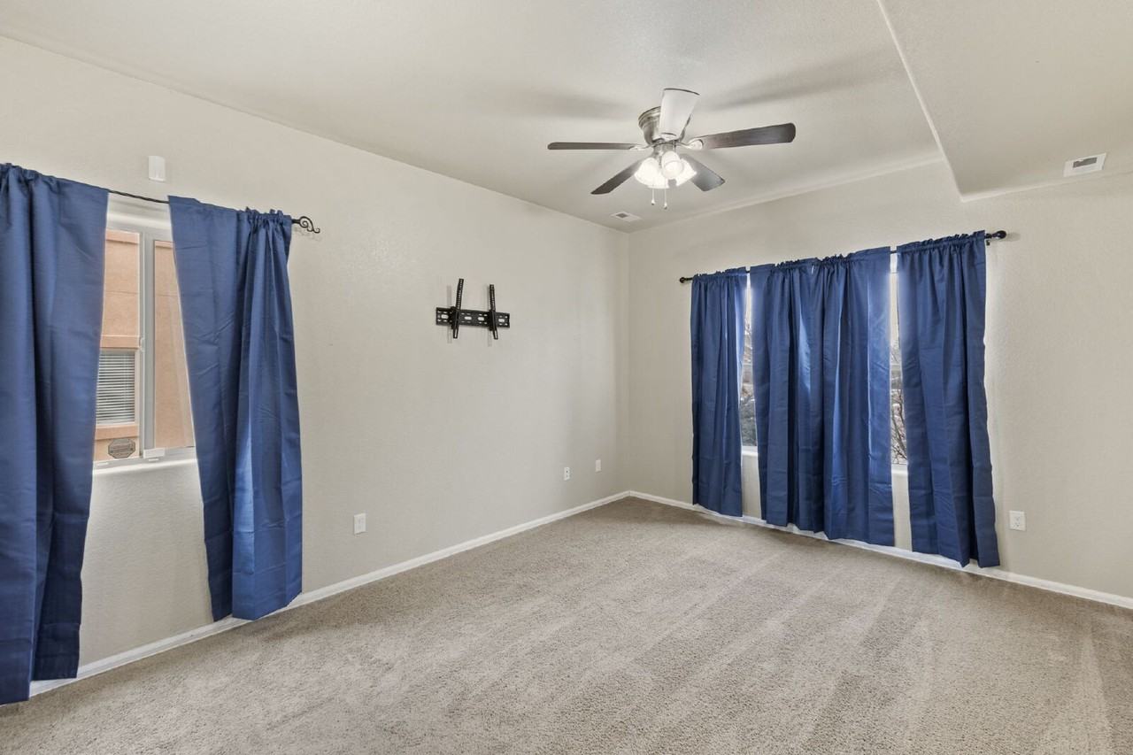 7132 Bracken Pl - Photo 4 of 30
