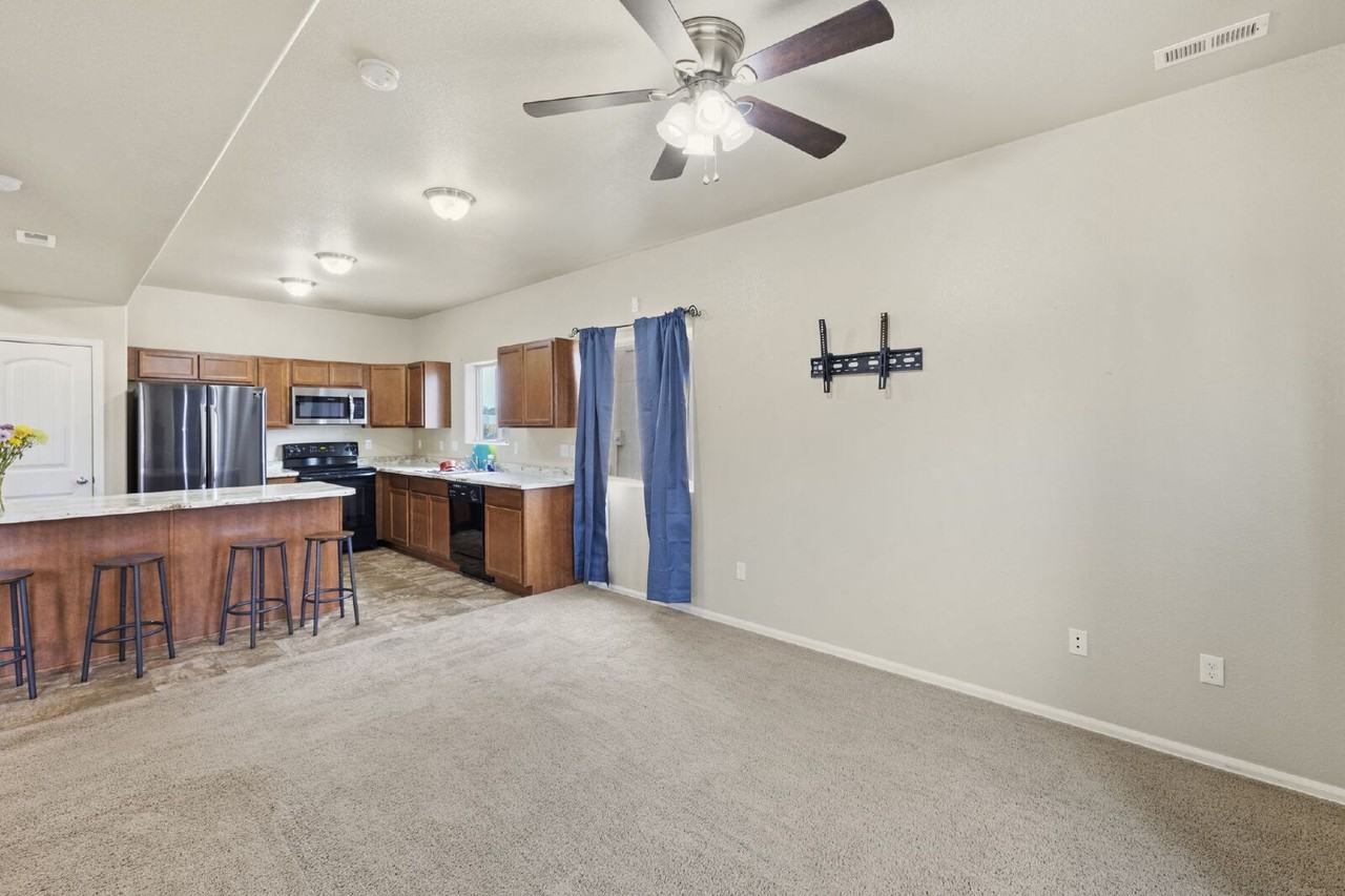 7132 Bracken Pl - Photo 5 of 30