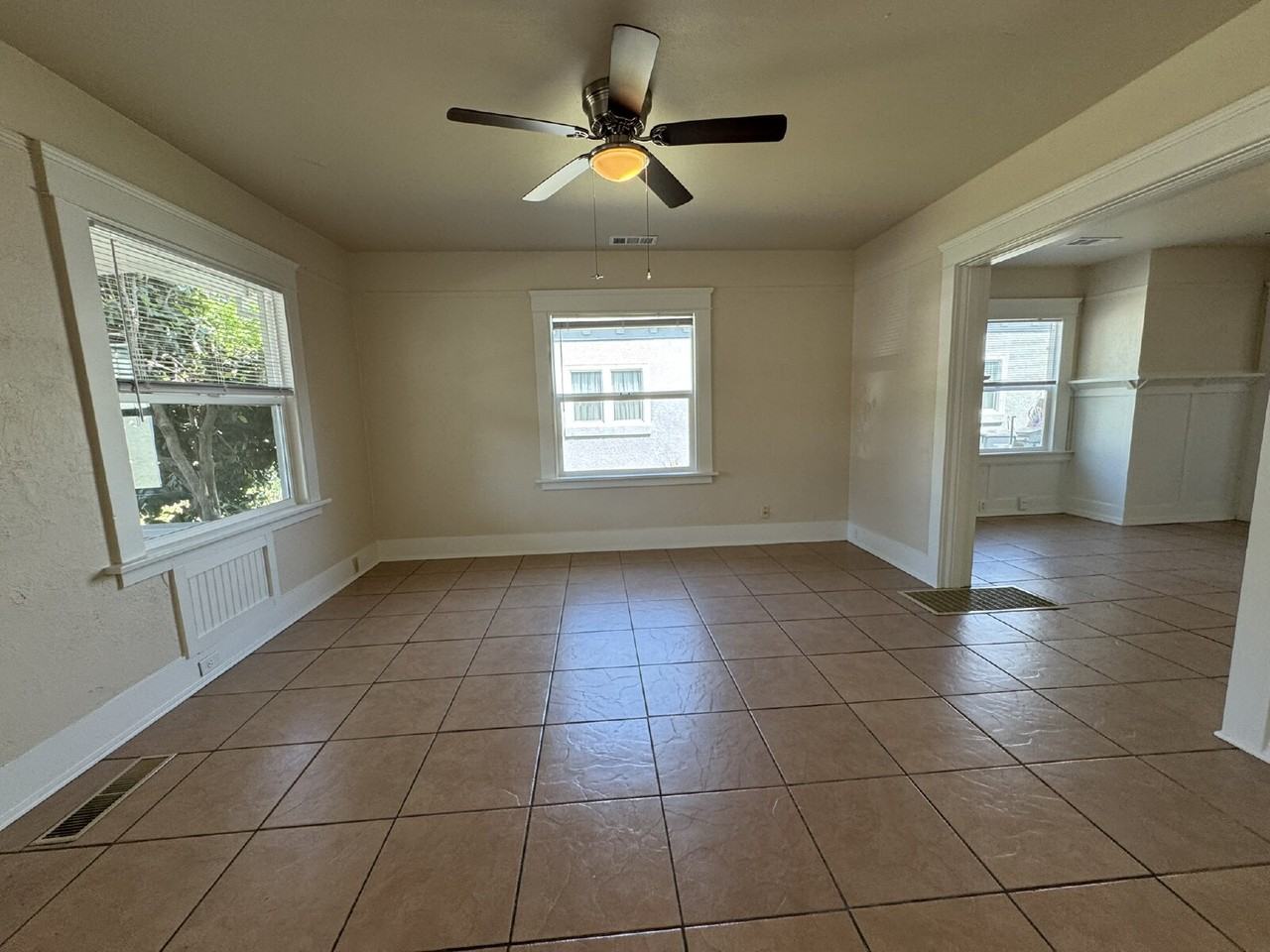 338 Flower St - Photo 2 of 20
